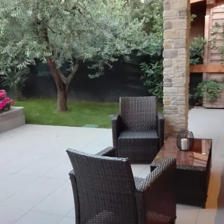 Casa Pergola 1 - Grande Per 6 Ospiti - Fronte Piscina, Parking شقة باردولينو