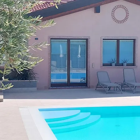 Casa Pergola 1 - Grande Per 6 Ospiti - Fronte Piscina, Parking * باردولينو