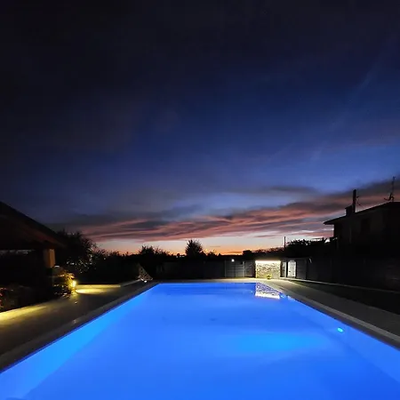 Casa Pergola 1 - Grande Per 6 Ospiti - Fronte Piscina, Parking * Bardolino