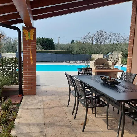 Lägenhet Casa Pergola 1 - Grande Per 6 Ospiti - Fronte Piscina, Parking