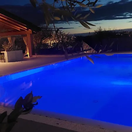Casa Pergola 1 - Elegante Per 6 Persone - Fronte Piscina, Parking Appartement