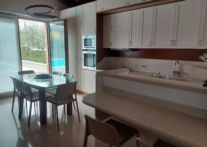 Casa Pergola 1 - Grande Per 6 Ospiti - Fronte Piscina, Parking Bardolino