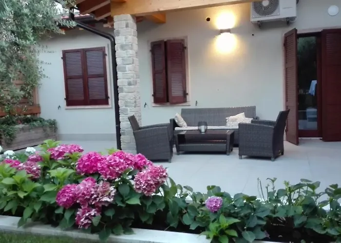 Апартаменты Casa Pergola 1 - Grande Per 6 Ospiti - Fronte Piscina, Parking *