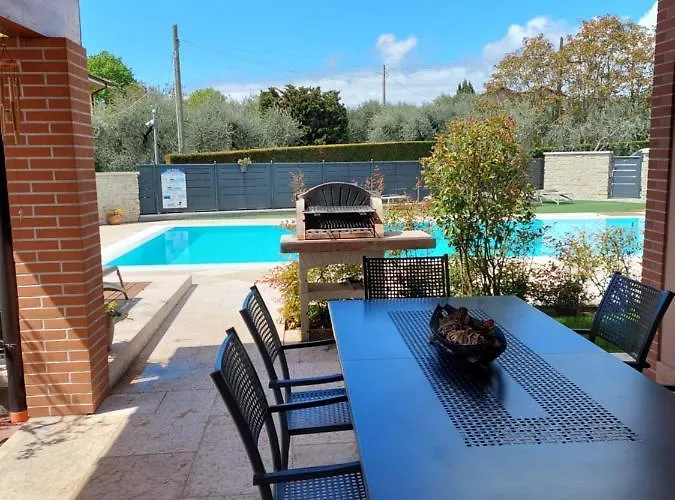 Casa Pergola 1 - Grande Per 6 Ospiti - Fronte Piscina, Parking Бардолино