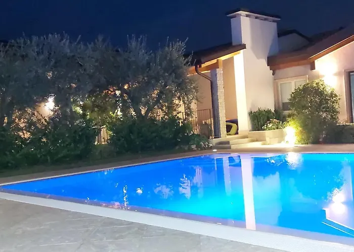 Апартаменты Casa Pergola 1 - Grande Per 6 Ospiti - Fronte Piscina, Parking