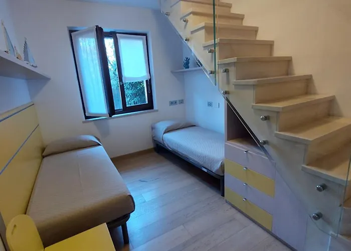 Апартаменты Casa Pergola 1 - Grande Per 6 Ospiti - Fronte Piscina, Parking Бардолино